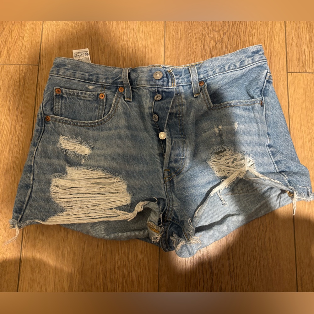 Levi’s 501 shorts 30